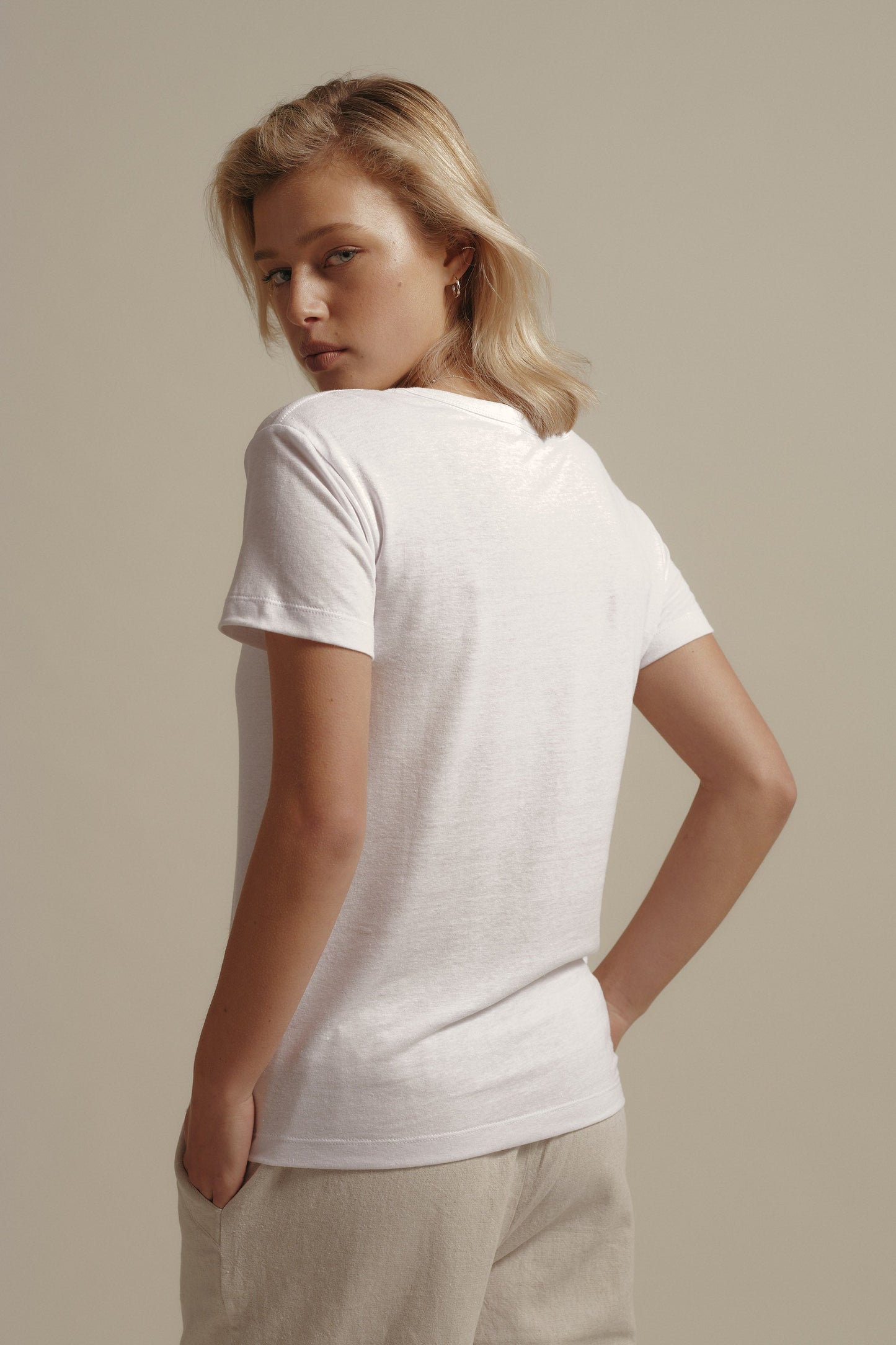 Esther Hemp Blend V Neck Tee