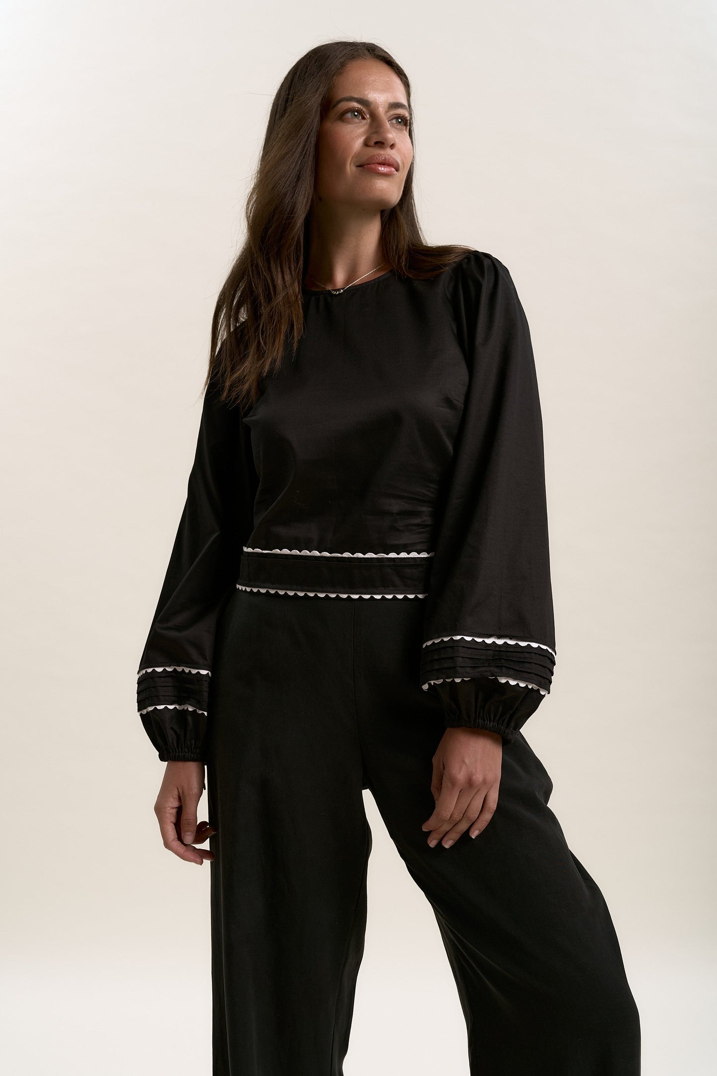 Birdie Scallop Detail Top