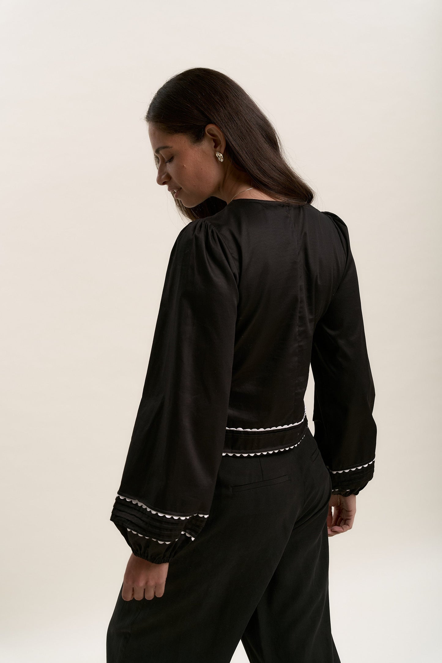Birdie Scallop Detail Top