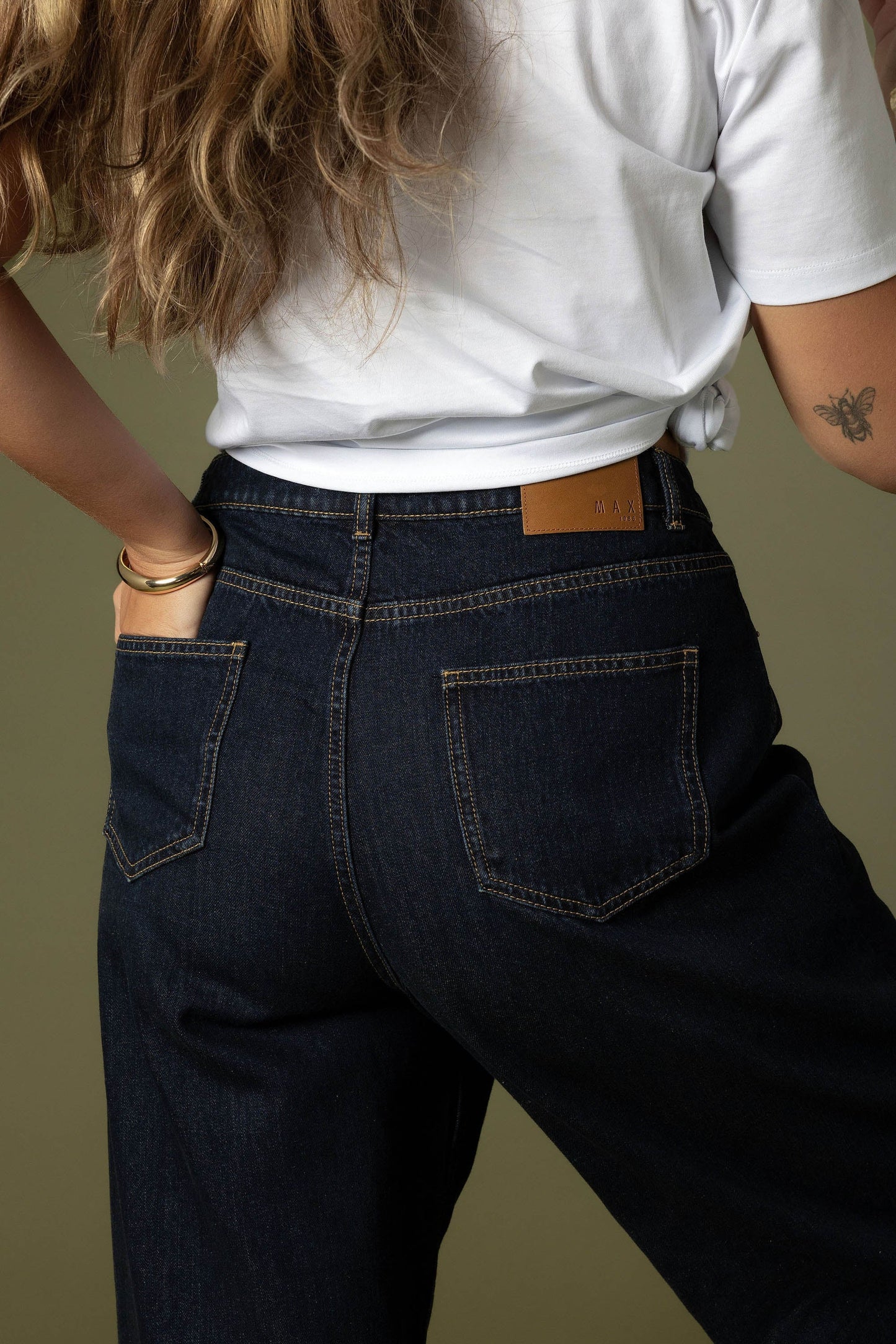 The Cropped Barrel Leg Jeans