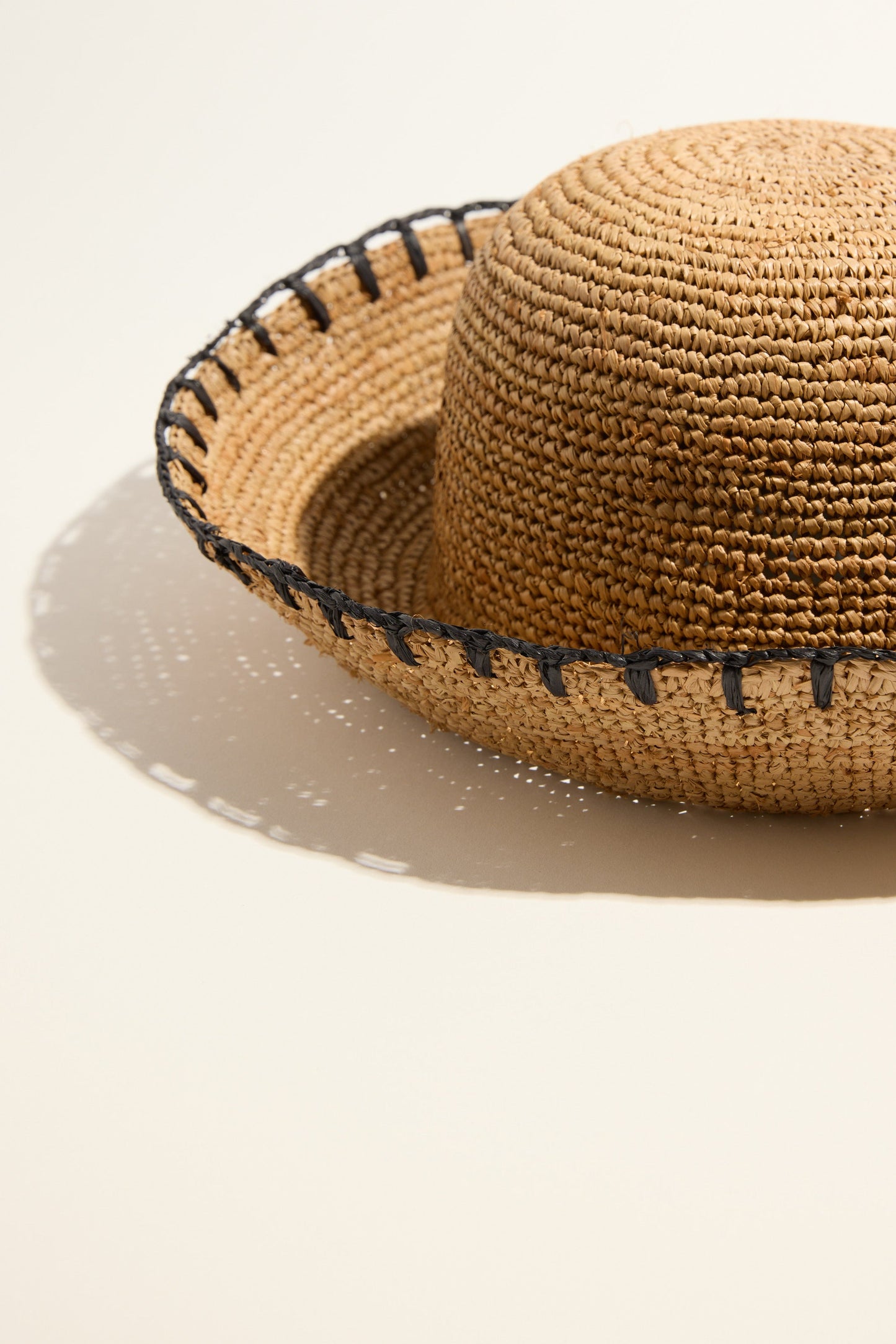 Eva Contrast Trim Bucket Hat